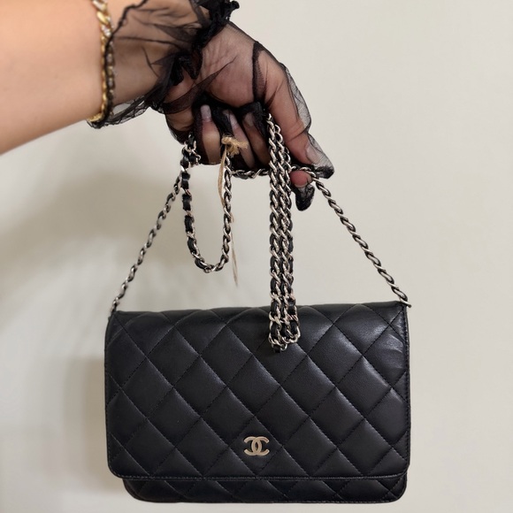 CHANEL LAMBSKIN WALLET ON CHAIN - Picture 2 of 16